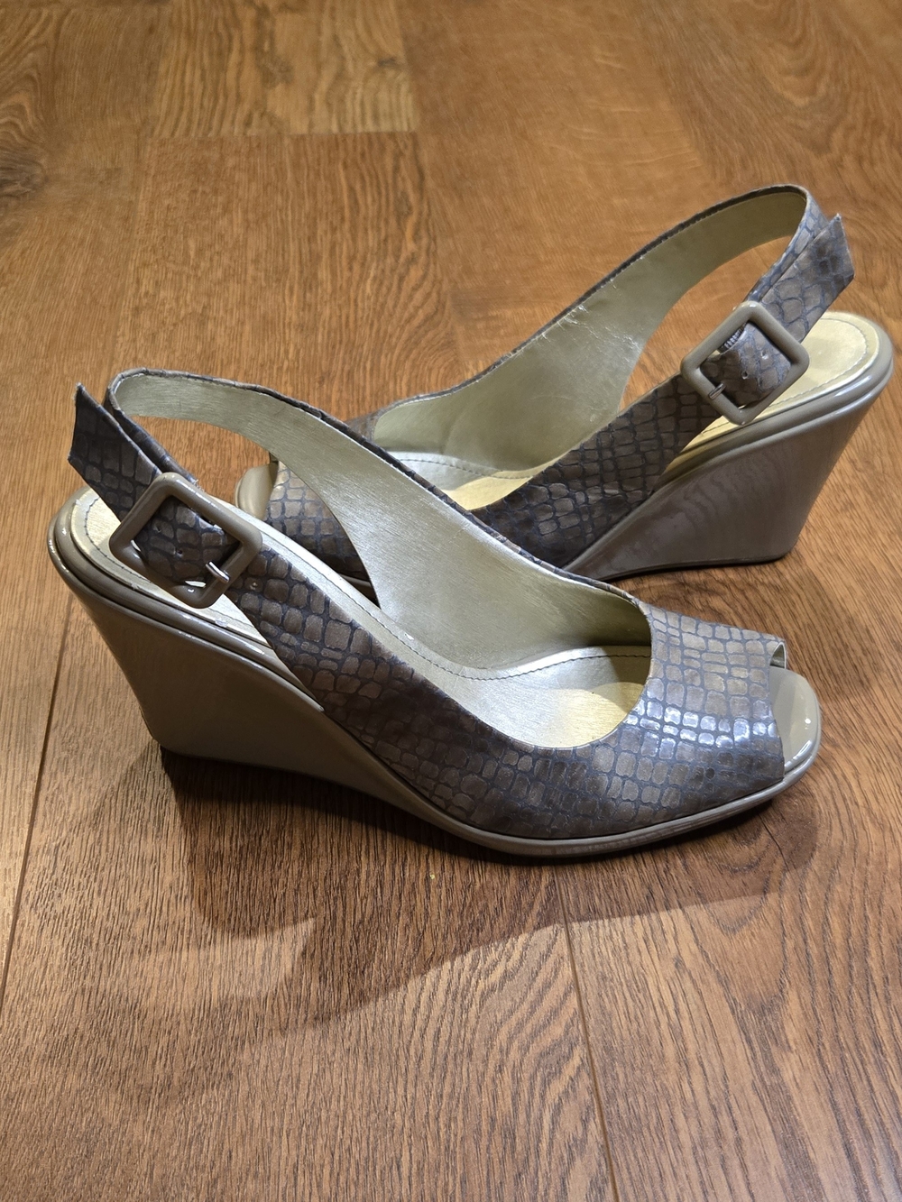 Kenneth Cole Liberty Gray Snakeskin Slingback Heels Women's Size 7M Leather